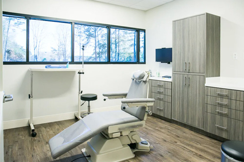 Dental chair at North Hills Implant & Oral Surgery.